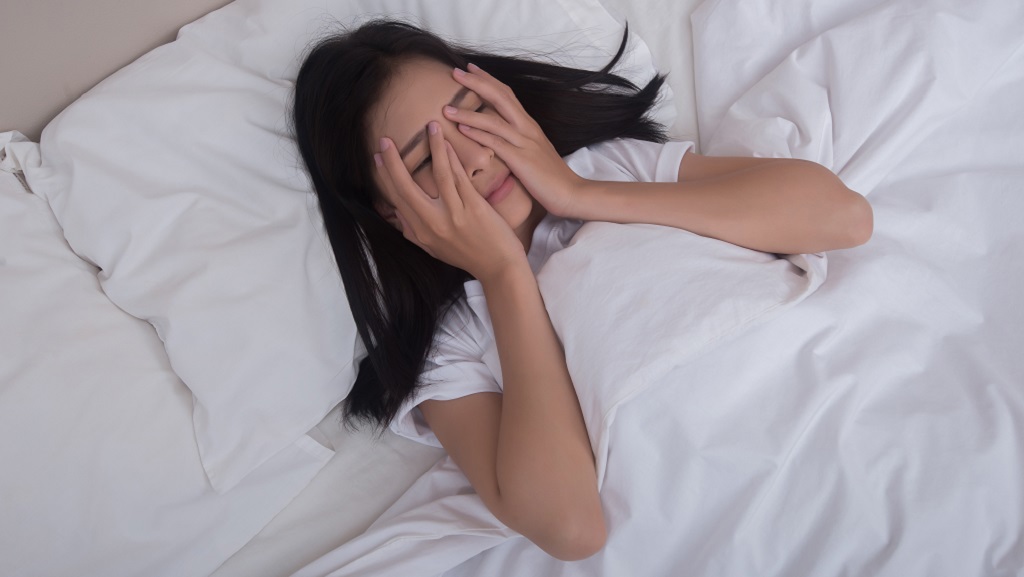 壓力大到心悸、失眠、嘴破? 中醫給高壓人士的安神建議