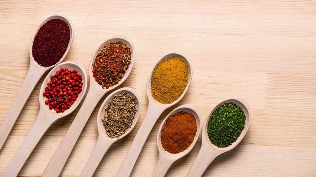 雞粉、鰹魚粉比味精健康?營養師拆解1陷阱