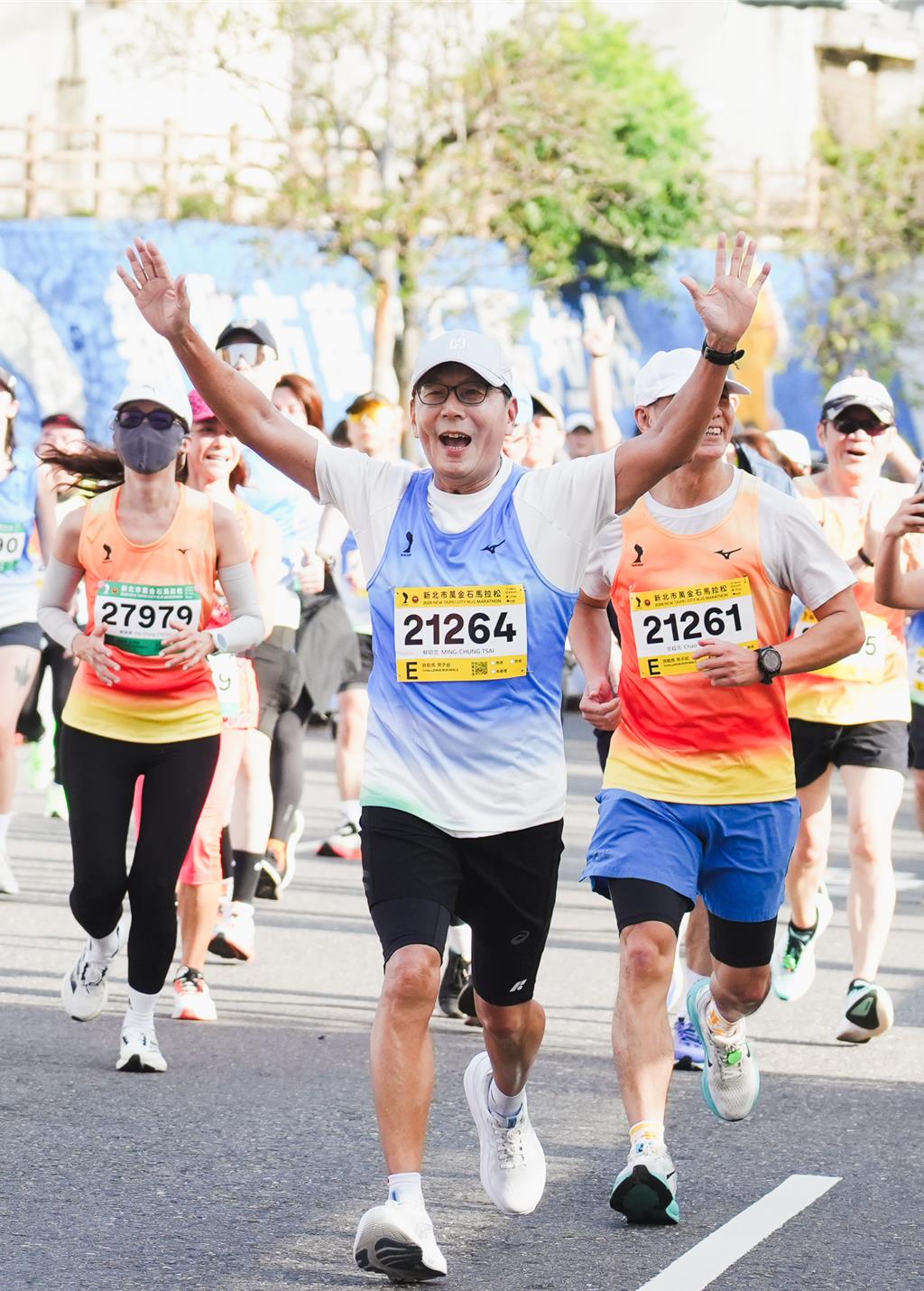 富邦攜手萬金石馬拉松為永續而跑 集團董事長蔡明忠二度參賽
