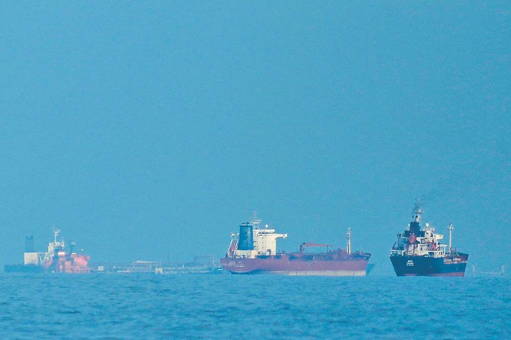 伊朗放行油輪 改人民幣交易