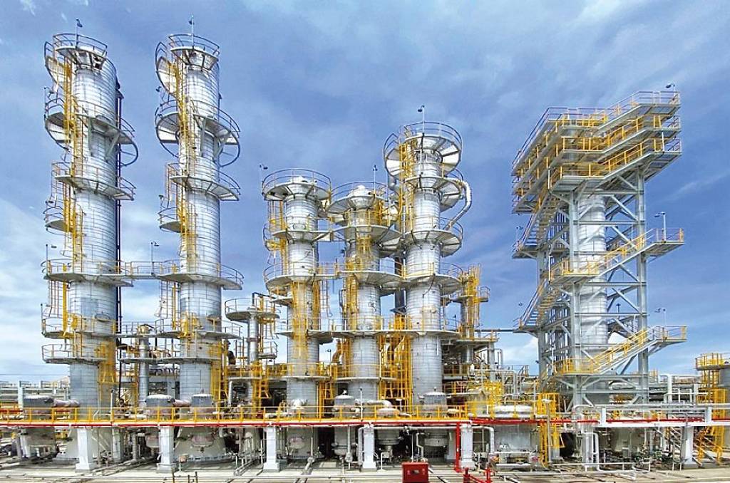 油價狂飆 塑化股受惠