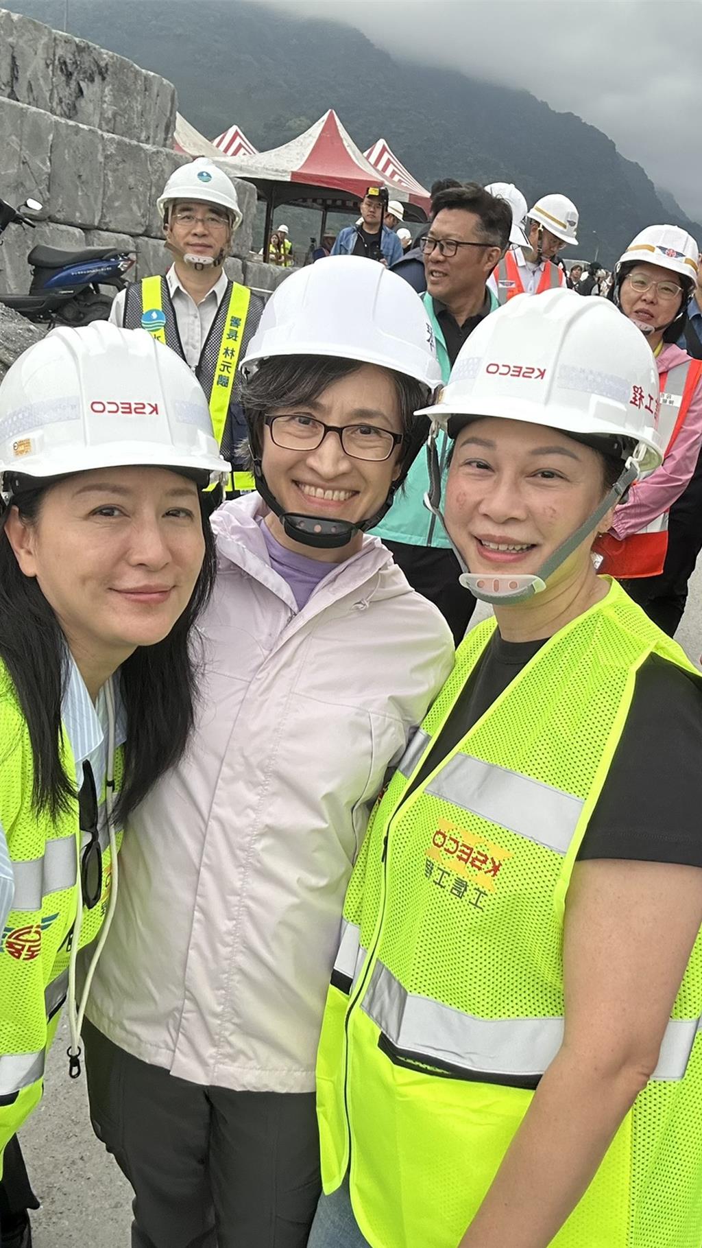 副總統蕭美琴赴光復鄉 視察馬太鞍溪橋工地