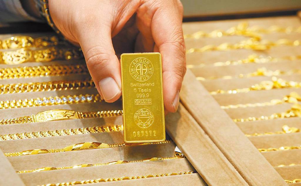 黃金史上大崩跌後 國銀看未來目標價是「這區間」