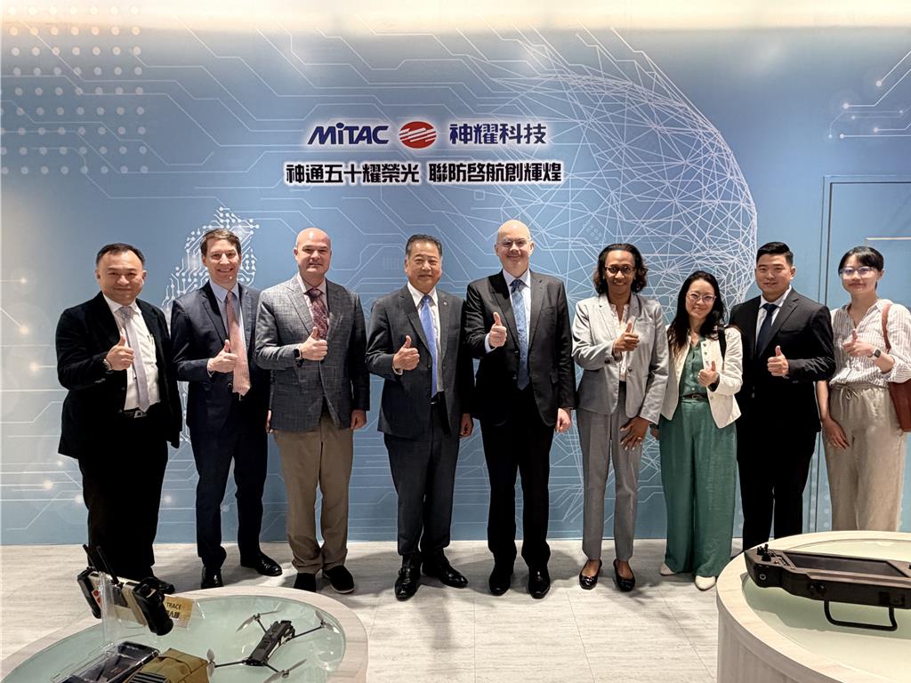 AIT處長谷立言參訪神耀 攜手共創無人機與特種載具新藍海
