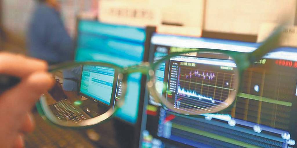 主題業績發表會 登場