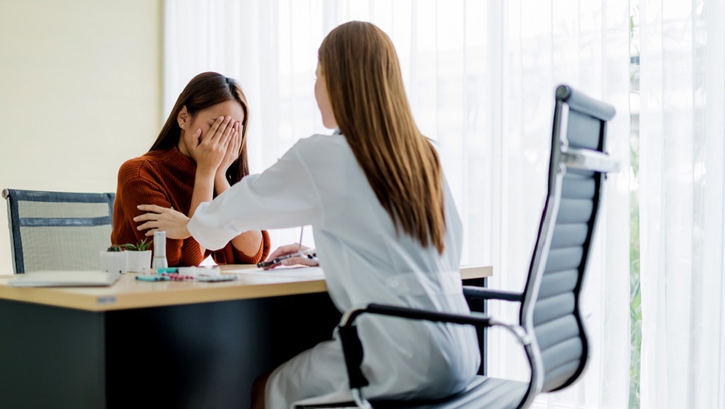 【賤招拆招】比放冷箭更可怕!遇到愛演受害者的同事怎麼辦?