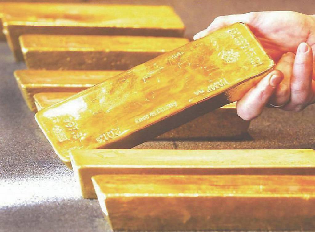 ETF出逃、央行轉向?金價逼近熊市警戒線後強彈 華爾街:這是最佳買點