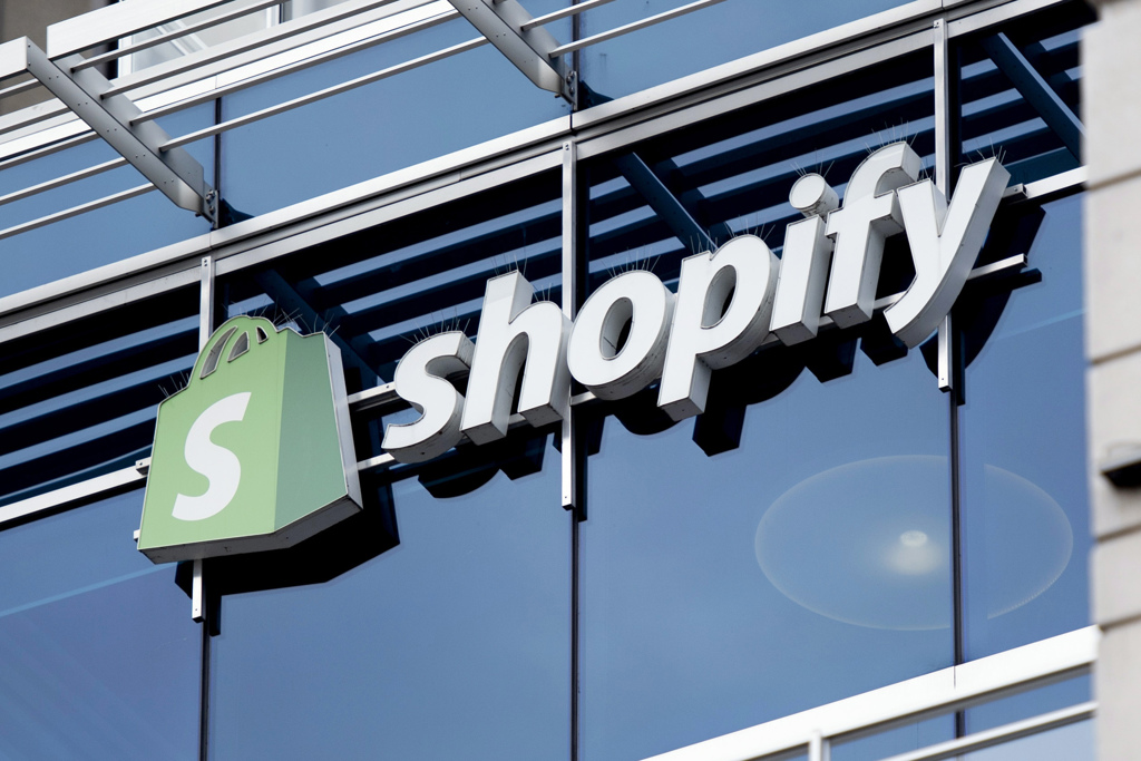 Shopify瘋狂擁抱Cursor與Copilot 為何這間電商巨頭要求員工必須「直覺性」使用AI?