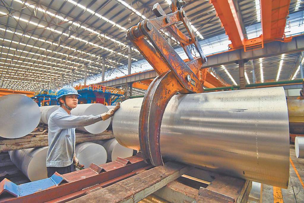 伊朗襲擊巴林、阿聯煉鋁廠 大宗商品荒 燒向鋁供應鏈