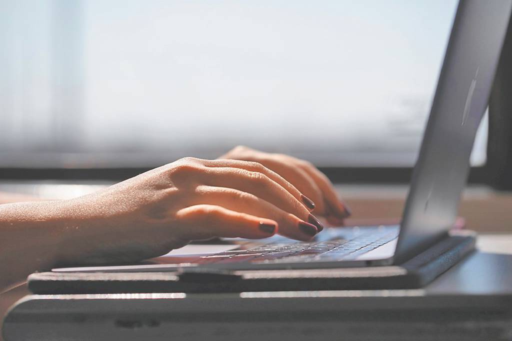 陷寒冬 陸筆電開年銷量大跌