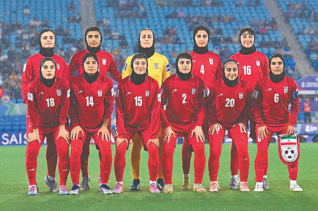 伊朗女足隊拒唱國歌