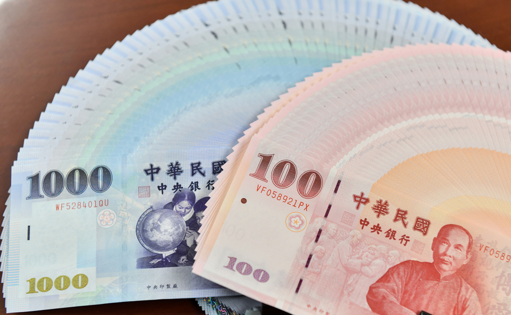 新台幣開盤升2.8分 為31.72元