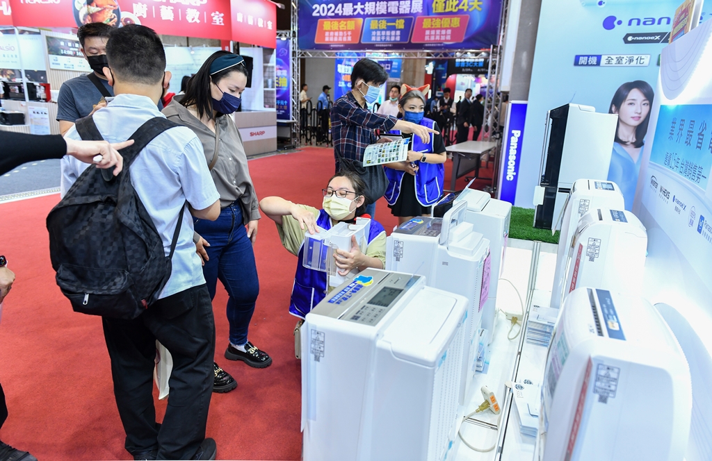 除濕機自燃與水箱無關!消防粉專示警:「這動作」沒做才是起火主因