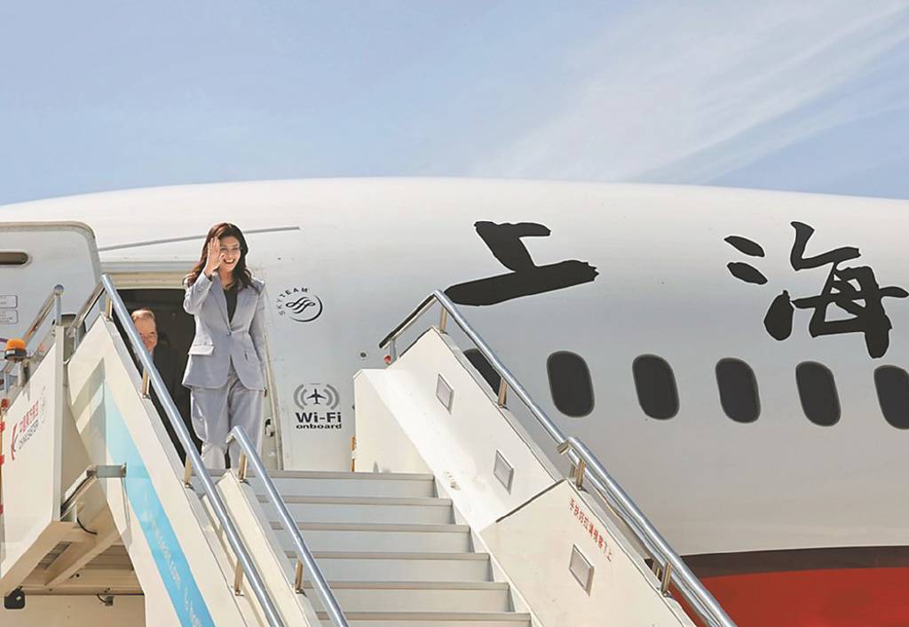 鄭麗文抵上海 與宋濤會面