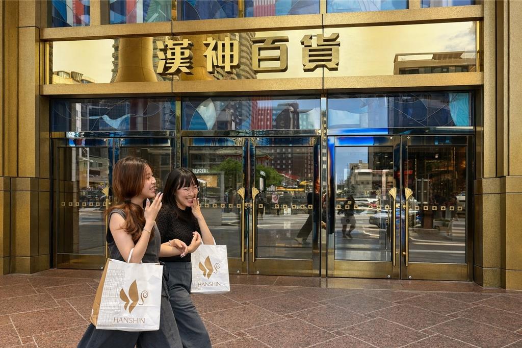 漢神百貨開店慶盛大登場 打造浪漫購物盛典