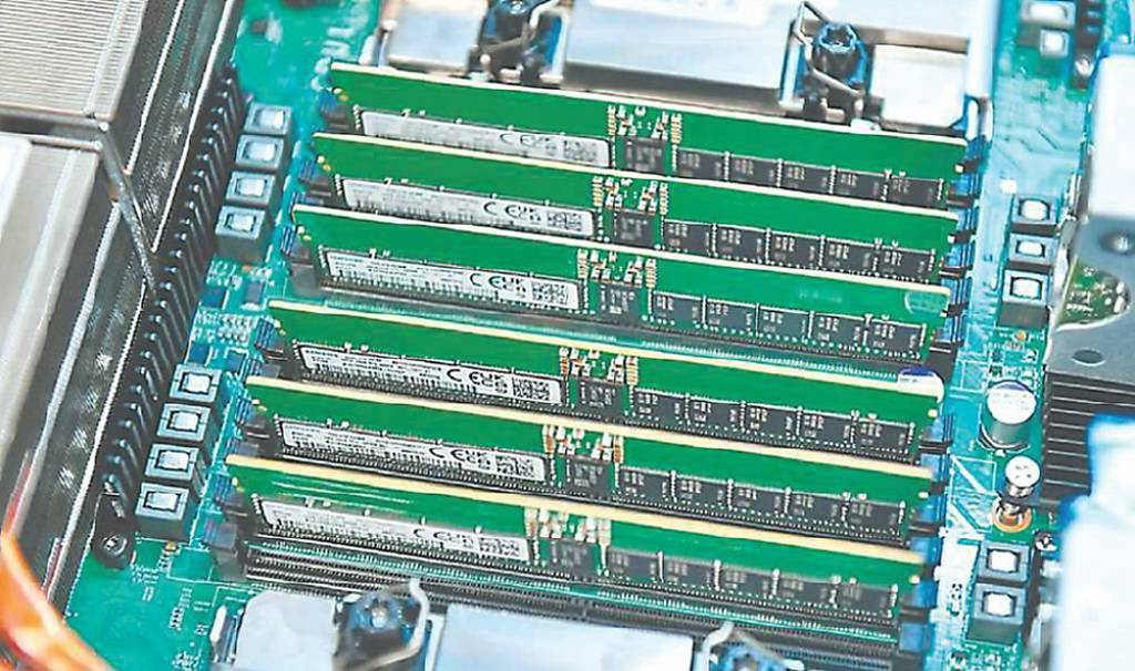 長江存儲傳蓋2新廠 產能將翻倍