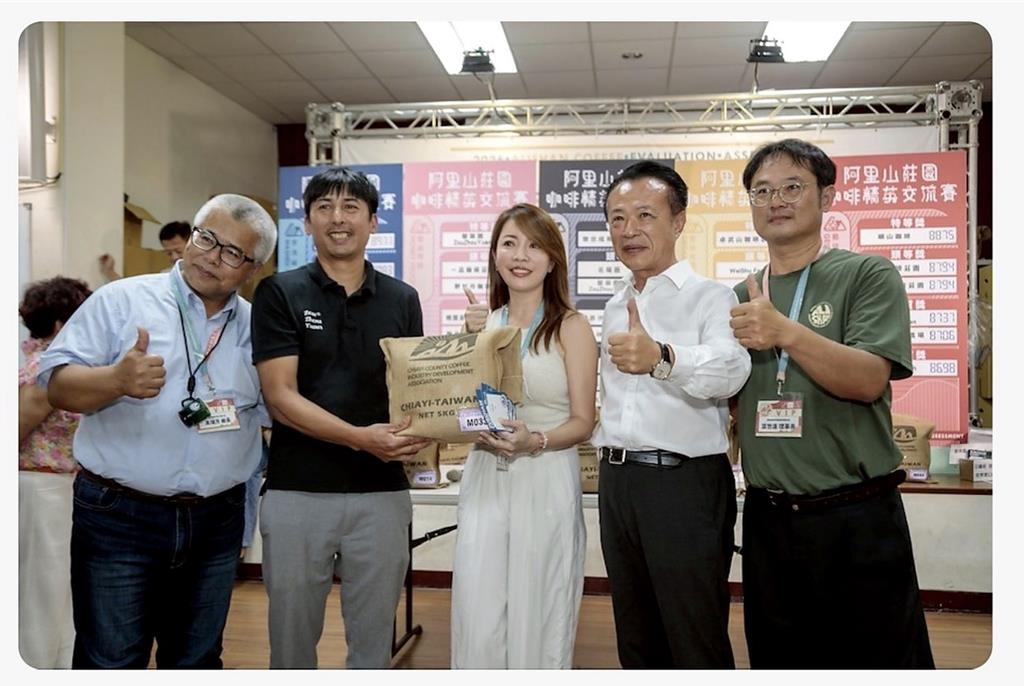 77萬元競標阿里山雙特等獎 y & m Coffee成為2026最大單一買家