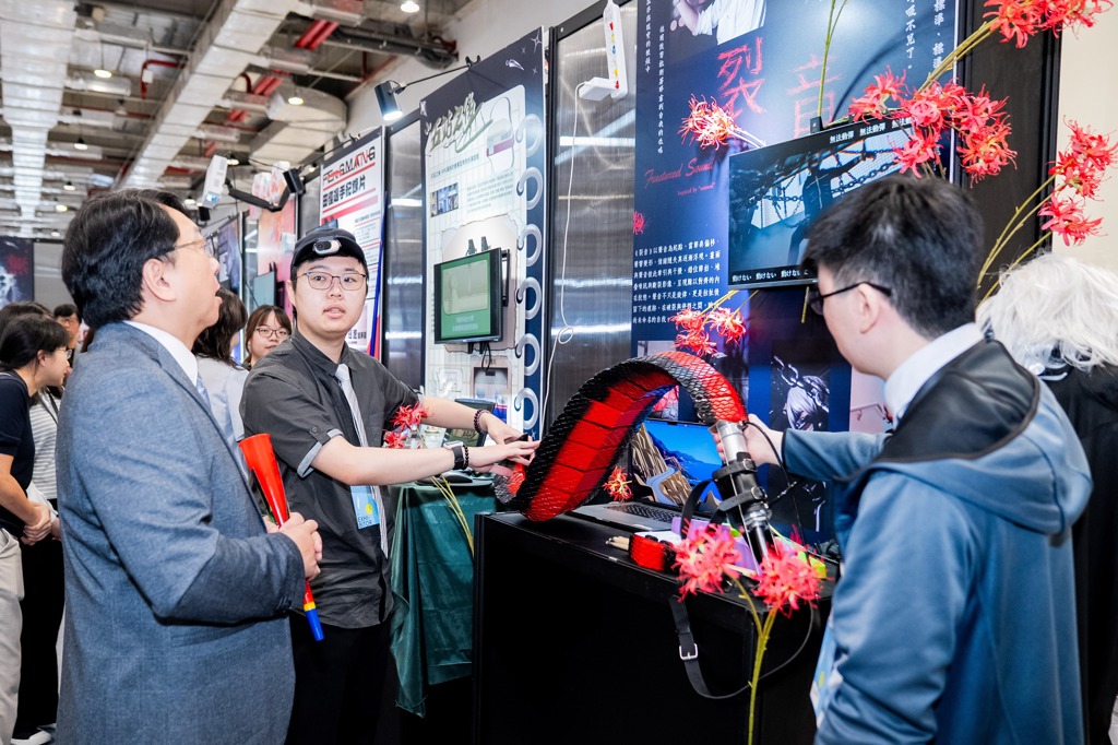 明新科大畢業生新一代設計展發光 遊戲、VR、影像與原創IP展現跨域創作力