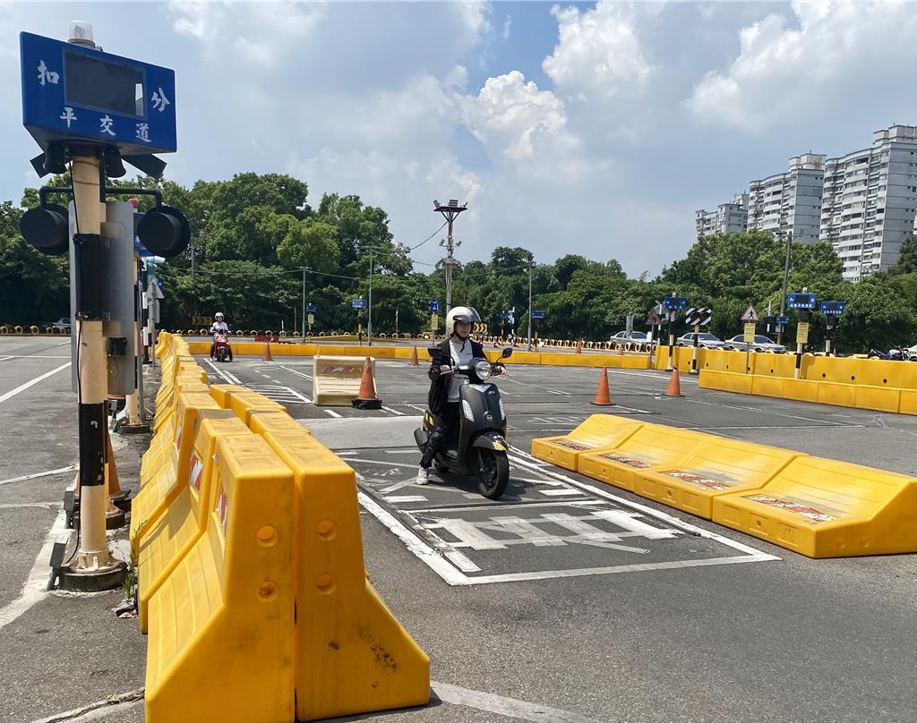 機車考照合格率降5% 汽車新題庫6月底跟進