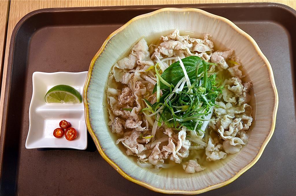66年來第一次跨足異國美食!鬍鬚張新創〈馥牛PHONIU〉越南料理插旗新莊