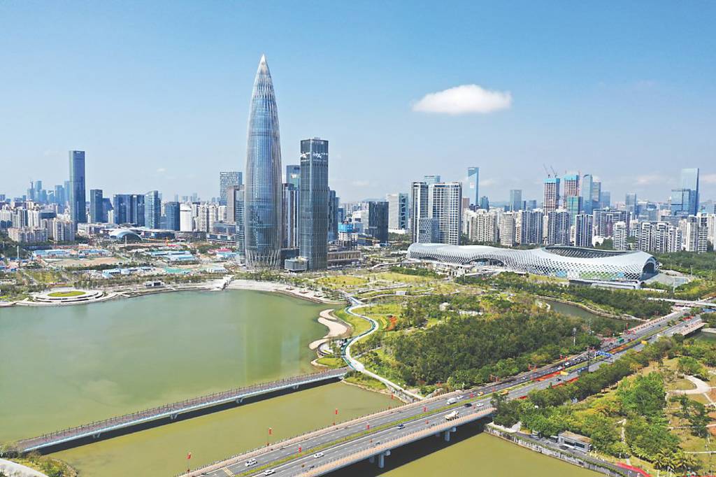 深圳常住人口激增-2025年首次突破1,800萬人