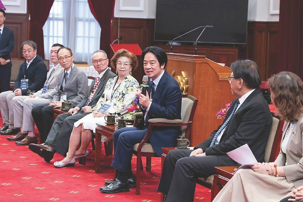 再生醫療雙法今年上路 總統:生醫拚下座護國神山