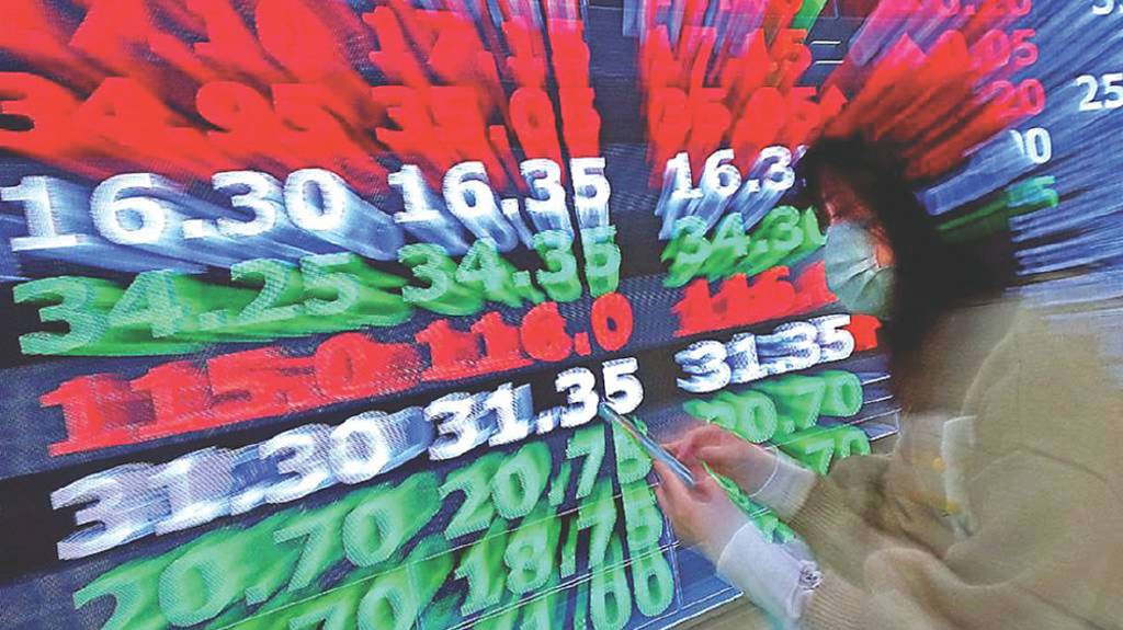 積金撐腰 台股再戰46K