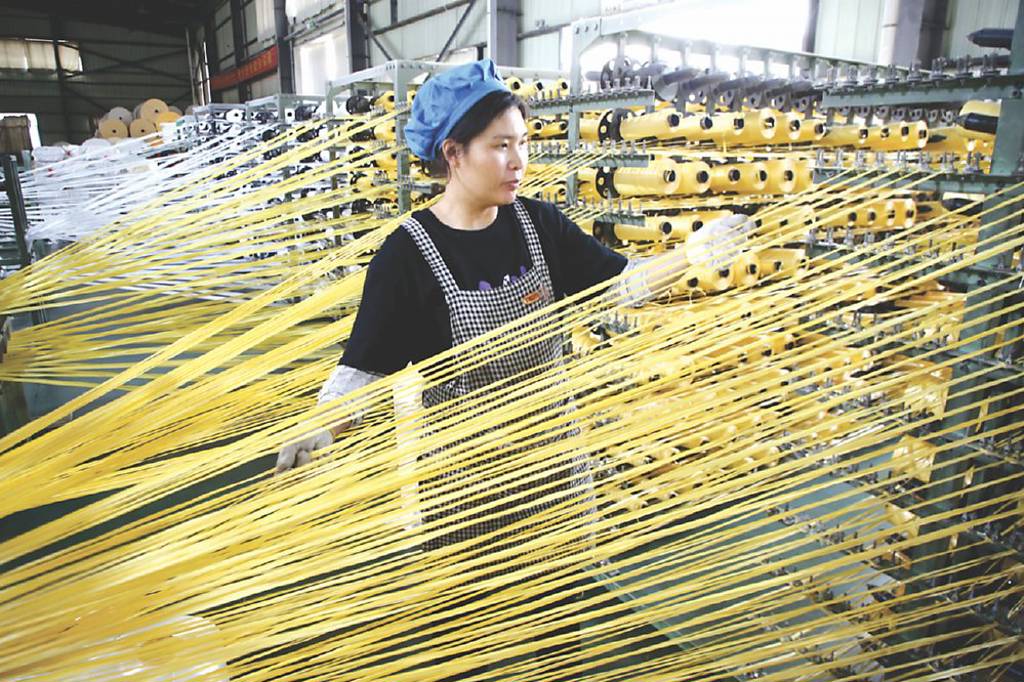 大陸投資、消費 5月摔一跤