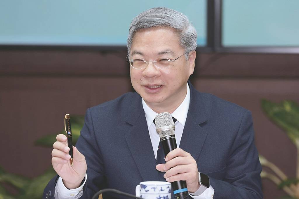龔明鑫、葉俊顯高喊:今年經濟成長10%起跳