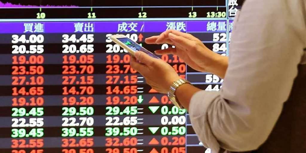 15檔獲利靚AI股 先蹲後跳
