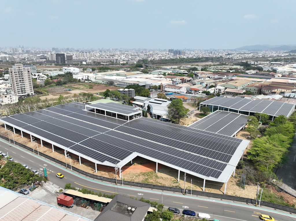 葡電新能源啟用全台最大「風雨球場」太陽能光電系統 深化綠能布局