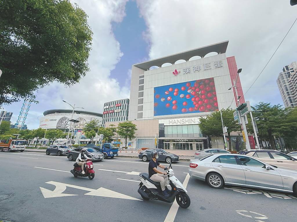 高雄百貨戰開打 3趨勢主導市場