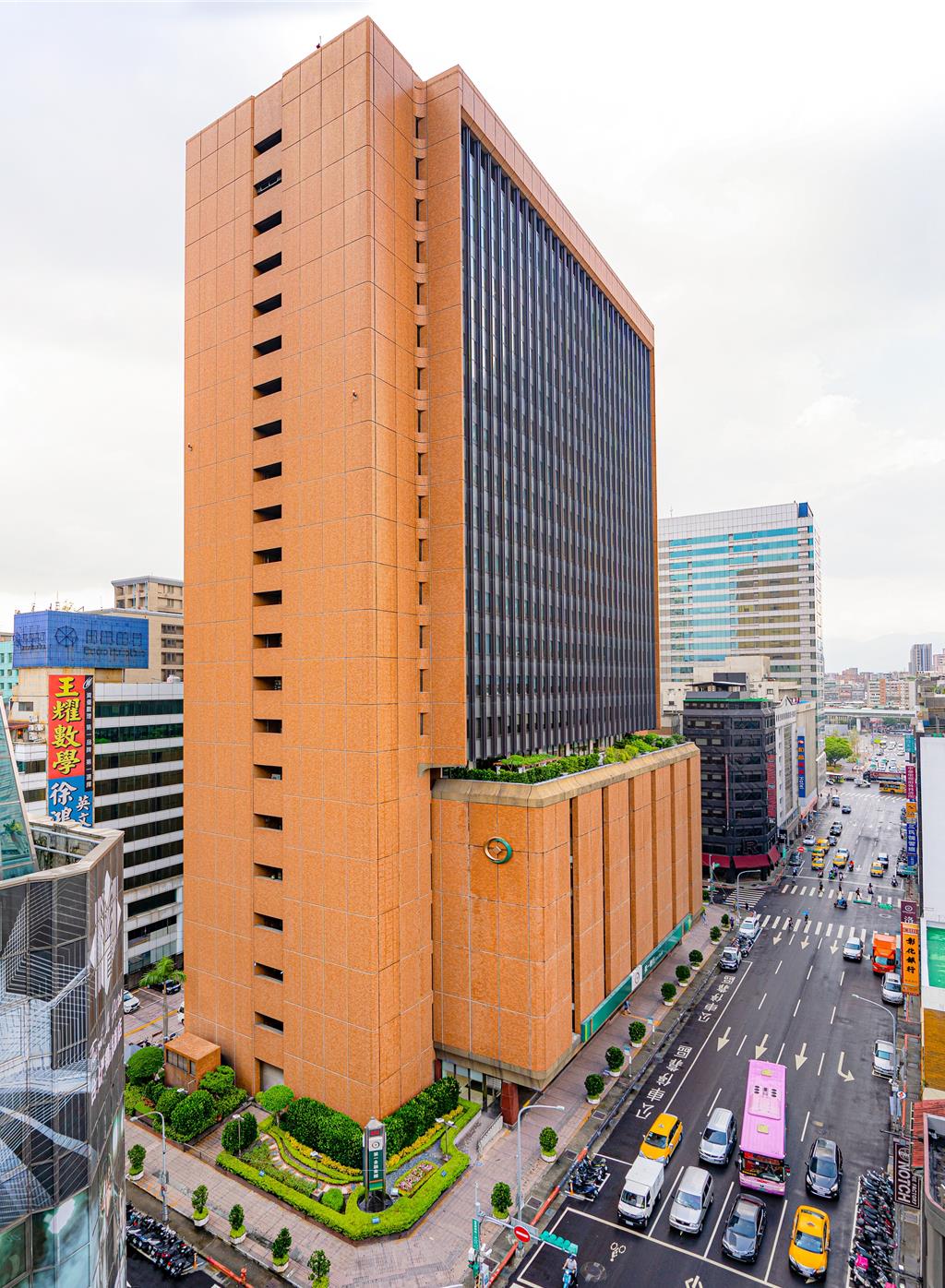 深化高資產布局 第一銀行進駐高雄資產管理專區滿週年