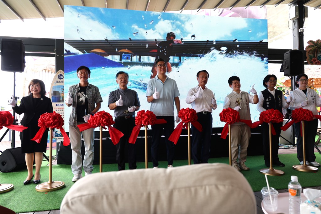亞洲唯一滑板衝浪公園開幕 台灣主題樂園迎來新黑馬