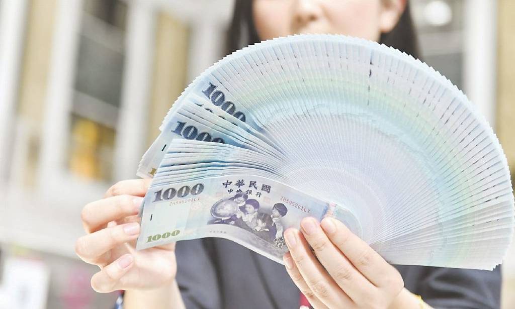 觀望利率政策 7月公司債發行急凍