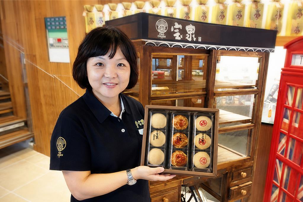 網紅蛋黃酥夯不停 寶泉小月餅靠50年口碑穩坐中秋送禮市場