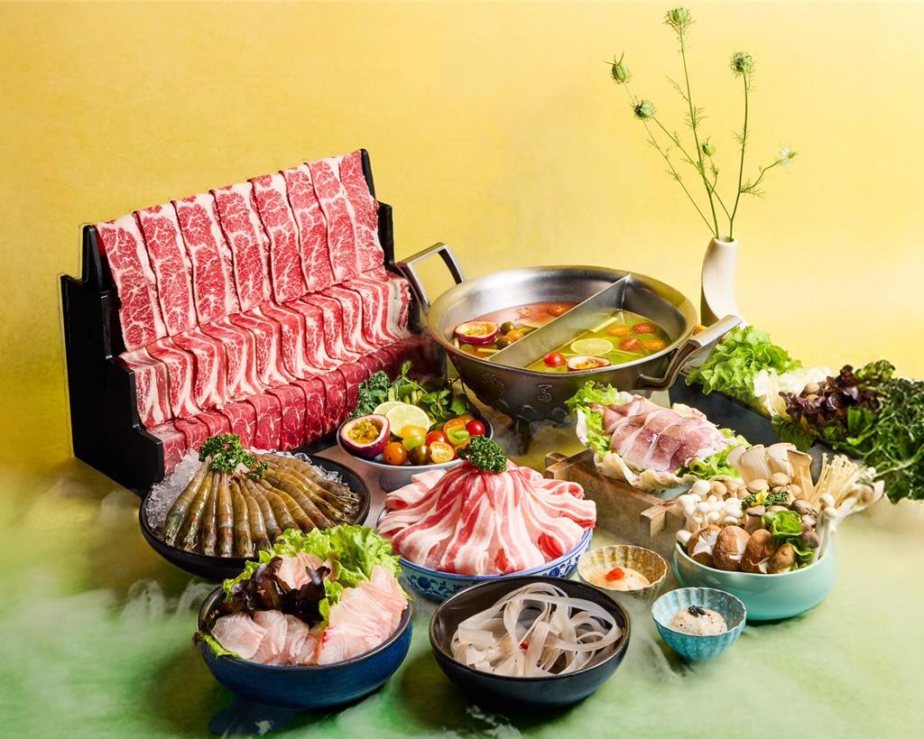 台灣水果變鍋底!「這一鍋」夏日推雙色酸湯 百香果、馬告入鍋清爽開胃