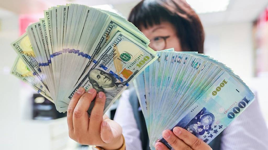 股市飆 金控Q2投資收益暴衝
