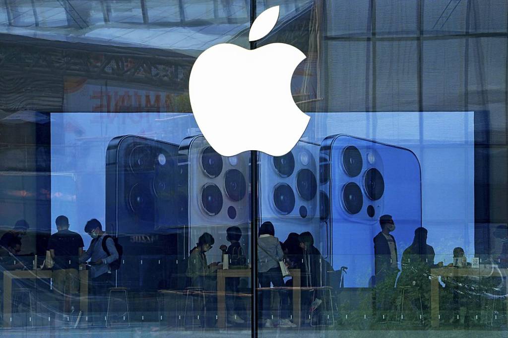 全玻璃iPhone傳卡關 蘋果遭降評