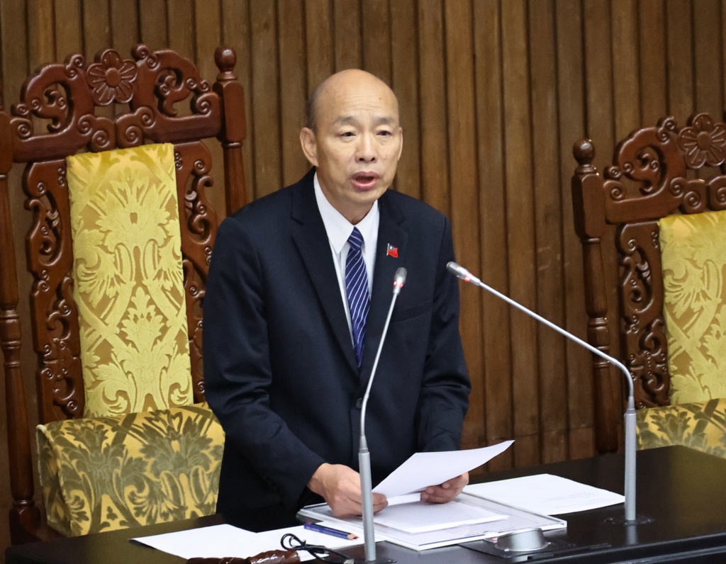 終於三讀通過!今年度總預算砍480億 韓國瑜向卓榮泰喊話:切勿再不副署法案