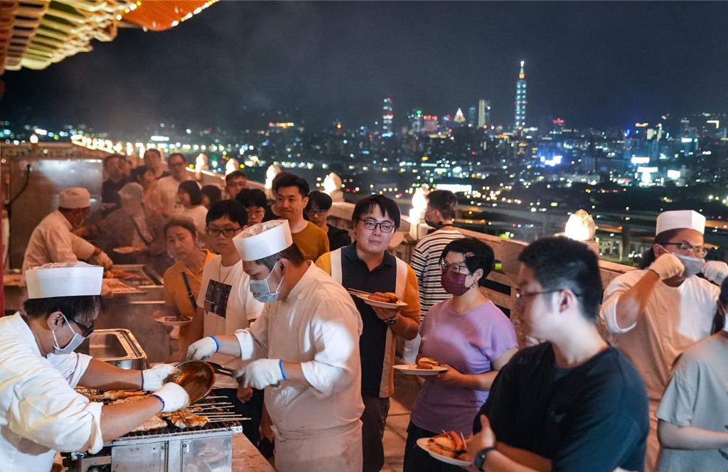 圓山中秋夜爽嗑美式海陸BBQ!嗨唱搖滾、賞夜景再抽萬元住宿券