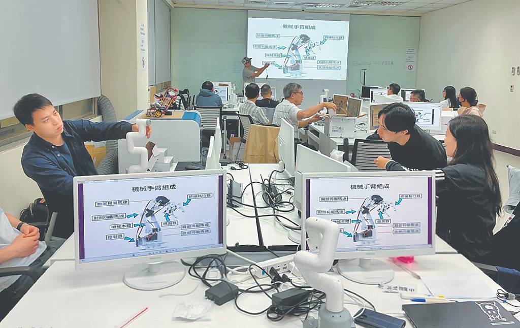 擘劃人才永續藍圖 中華電信 推全員終身增值承諾