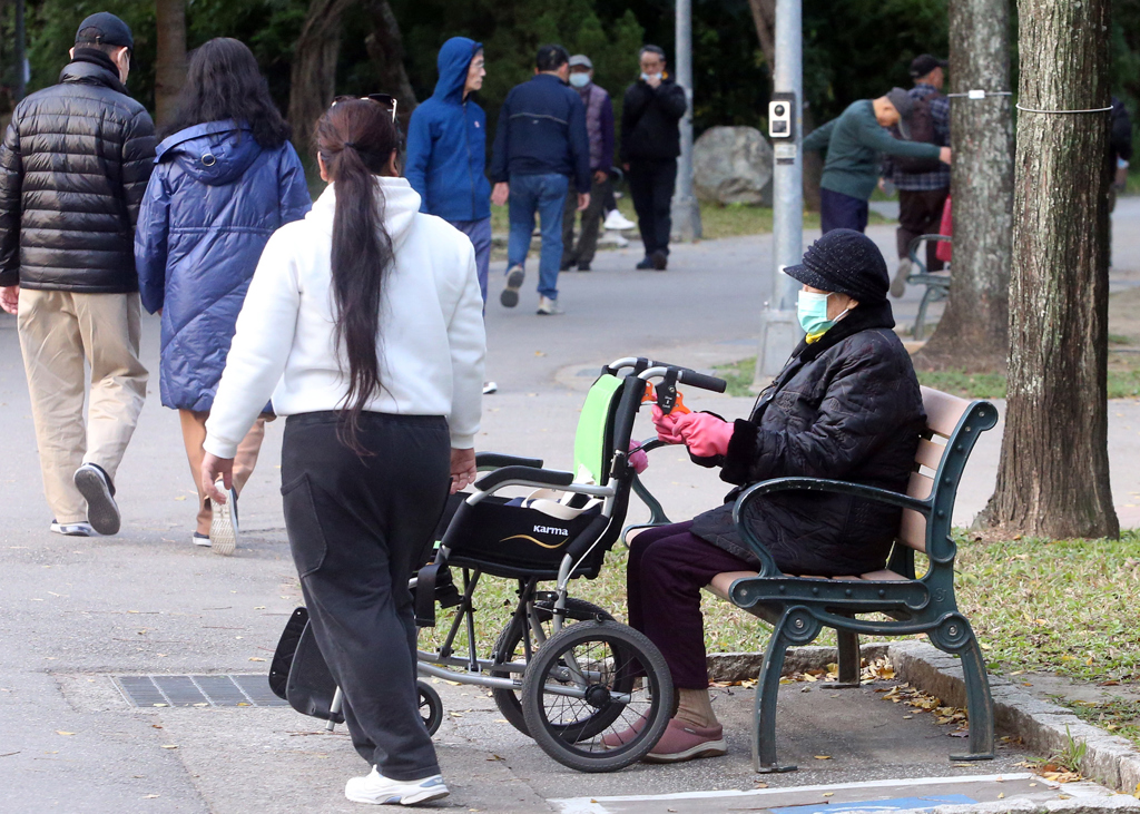 台灣急速老化 國發會最新人口推估:未來50年勞動力銳減三分之二