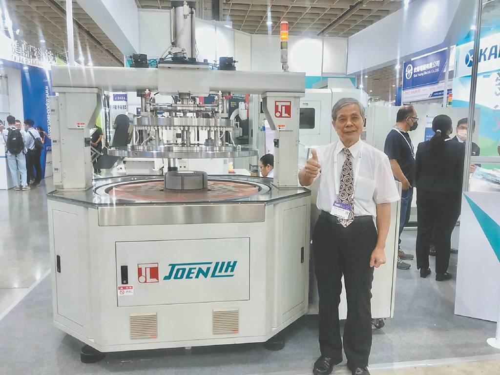 主攻超薄製程 準力研磨機高精度