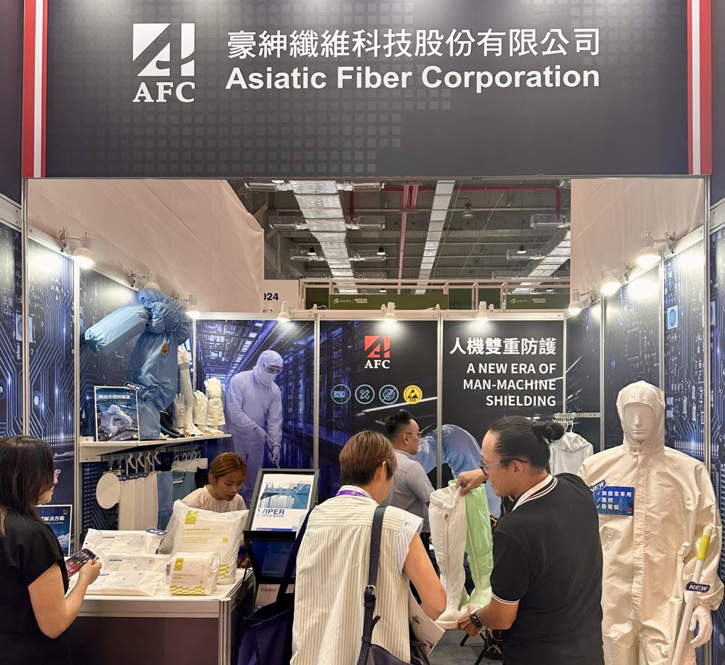 機器人進無塵室也要穿衣 豪紳從台灣首件無塵衣跨向設備防護