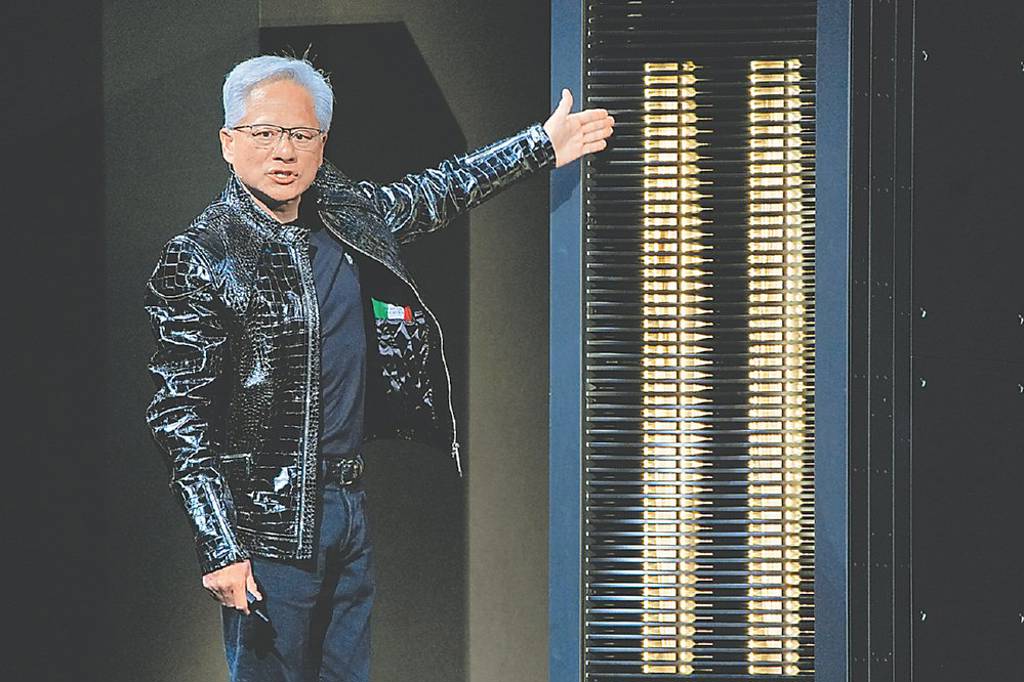 AI算力軍備升溫 黃仁勳:AGI已到來