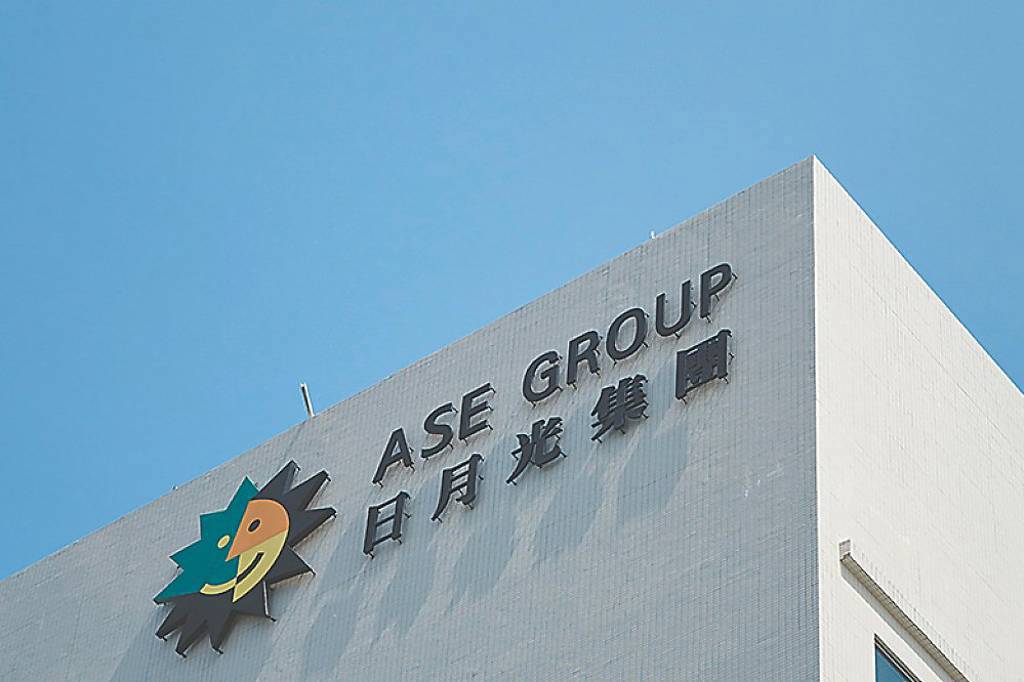 AI先進封測需求爆發 日月光8月營收首度突破800億元