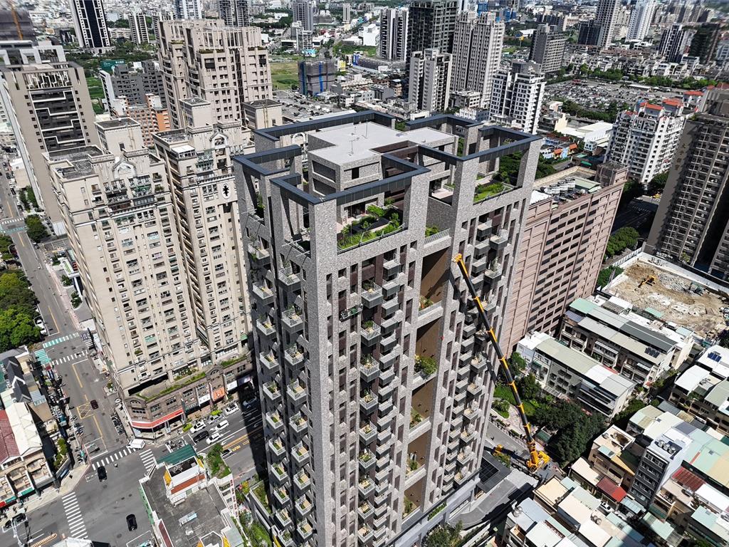 台中掀「陽台戰」!宜居建築完工年增近7成 品牌建商拚差異化