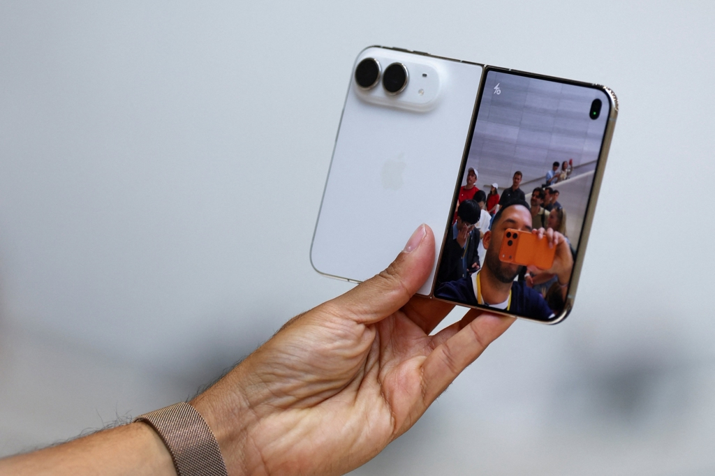 蘋果iPhone Duo強勢登場 三星迎戰!嚴陣以待折疊機市占洗牌