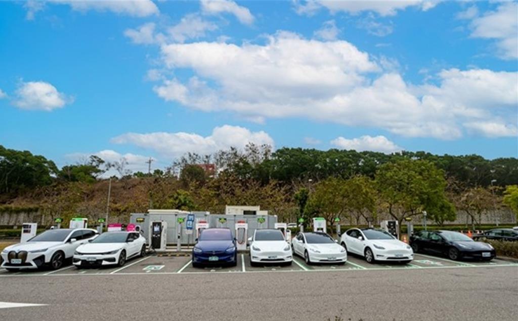交通部建造環台充電路網 車樁比優於歐盟建議
